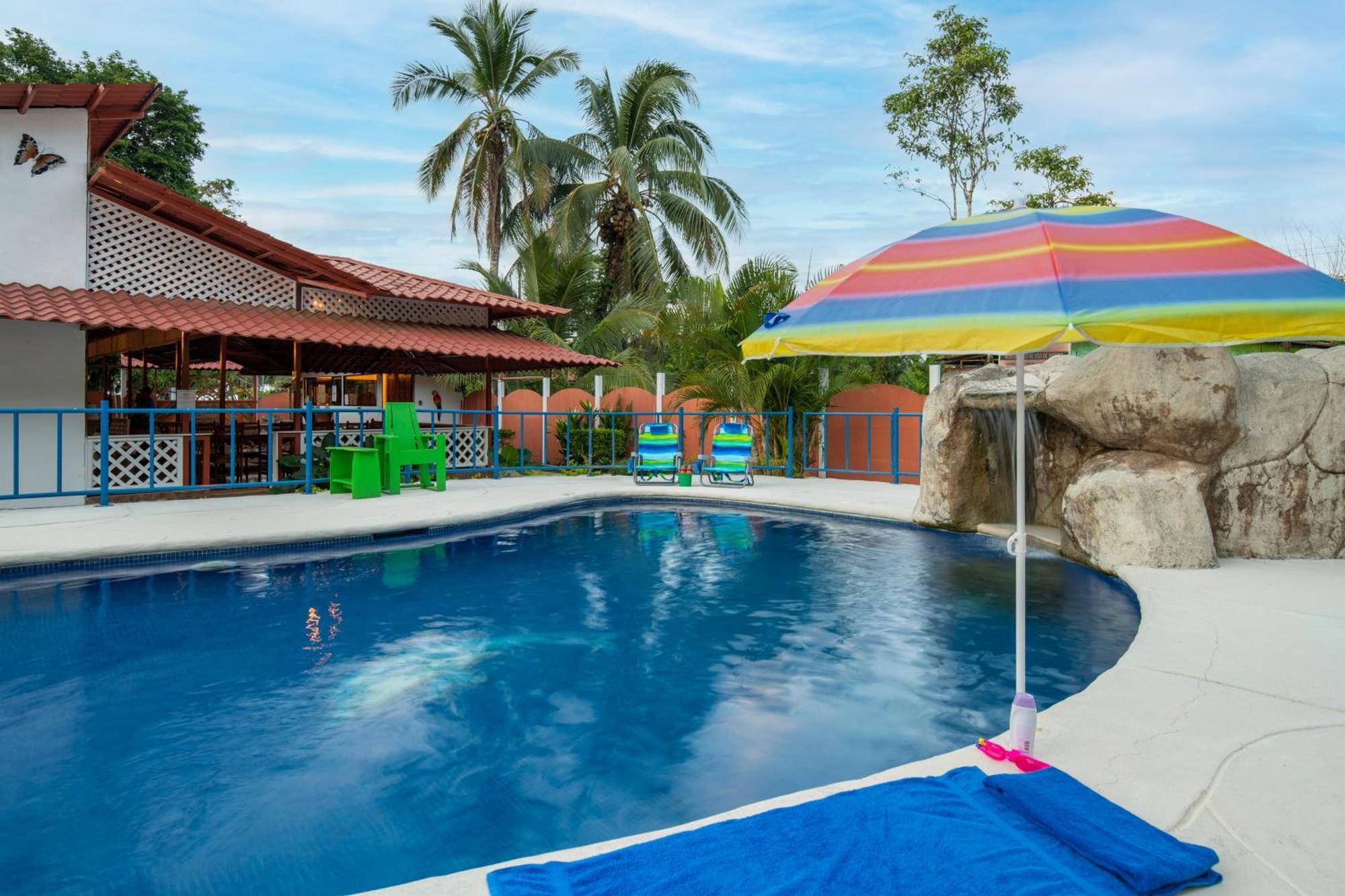 Casa Blanca Beachfront House With Shared Pool Access Pangea Lodge Manzanillo  Bagian luar foto