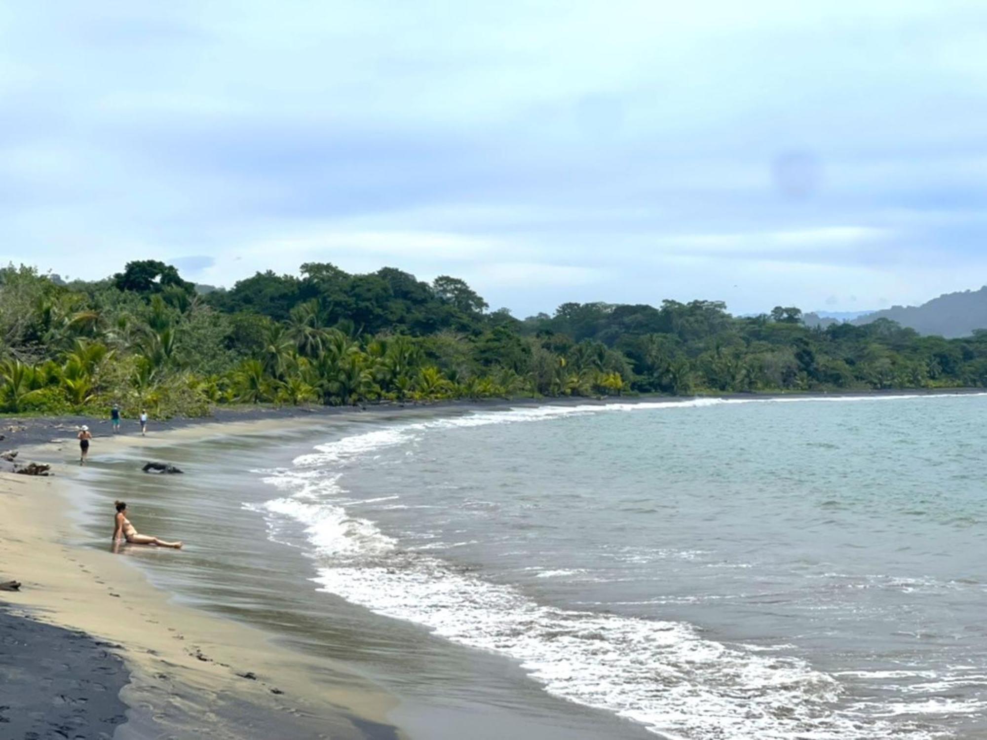 Casa Blanca Beachfront House With Shared Pool Access Pangea Lodge Manzanillo  Bagian luar foto
