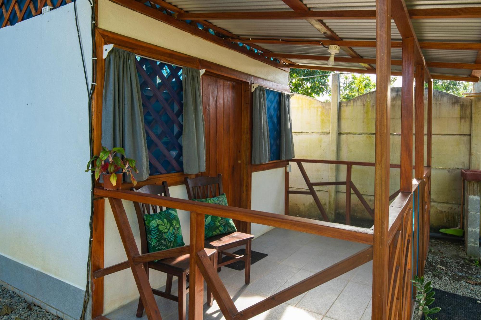 Casa Blanca Beachfront House With Shared Pool Access Pangea Lodge Manzanillo  Bagian luar foto